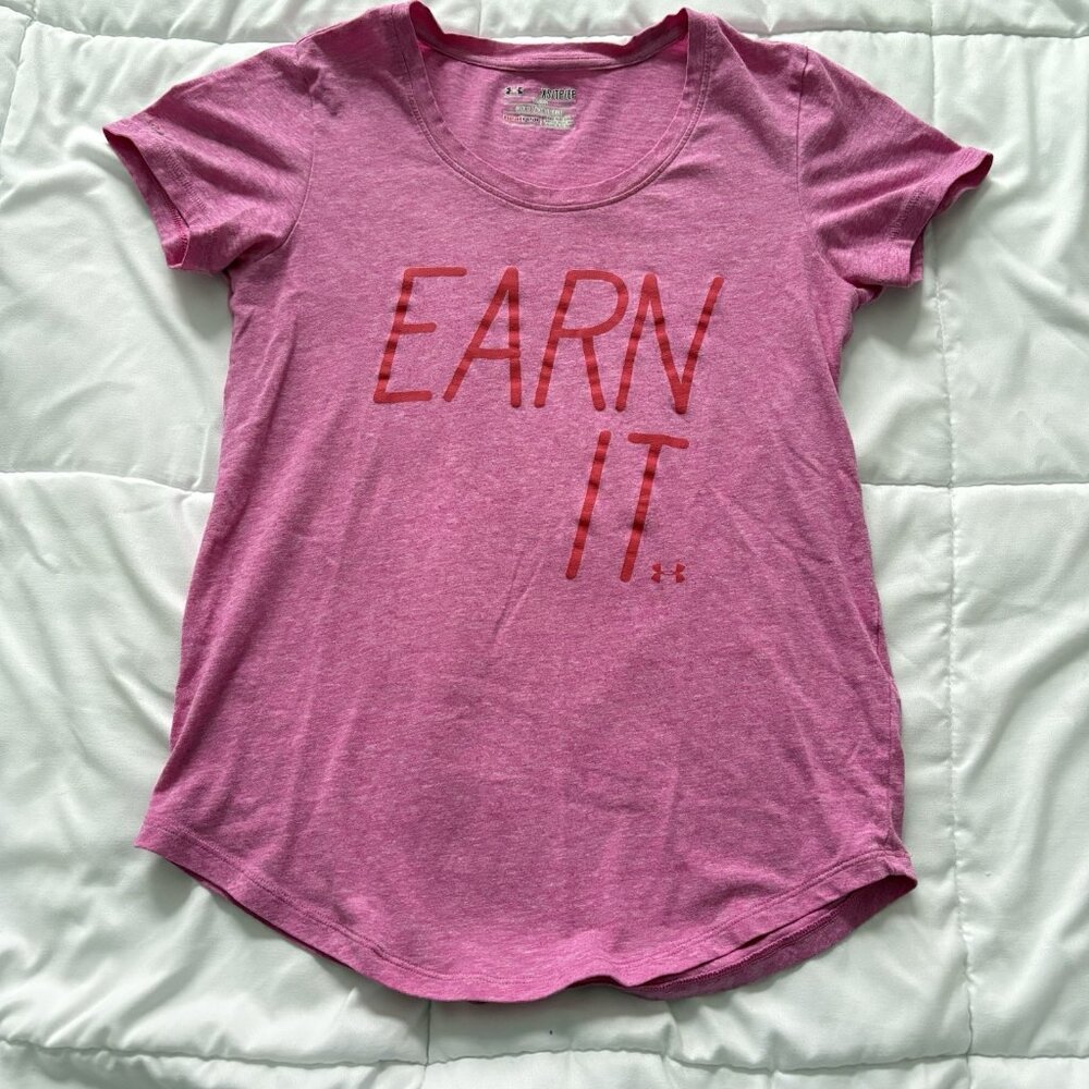 Under Armour Womens Size XS Loose‎ HEATGEAR Short Sleeve T-Shirt Tee Pink Active